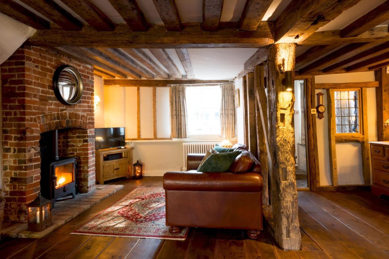 Miller Cottage A Luxury 1550'S Cottage In The Historic Centre Of แซฟฟรอนวอลเดน ภายนอก รูปภาพ