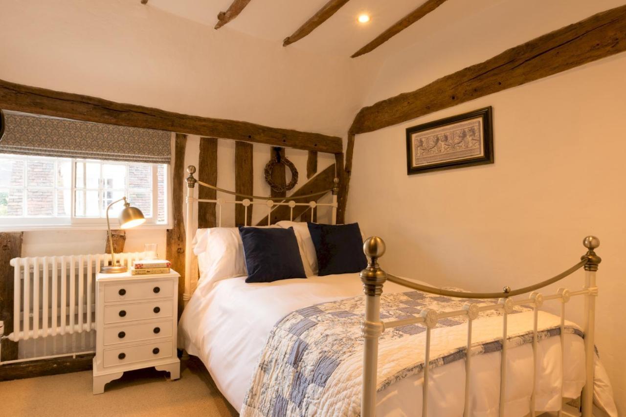 Miller Cottage A Luxury 1550'S Cottage In The Historic Centre Of แซฟฟรอนวอลเดน ภายนอก รูปภาพ