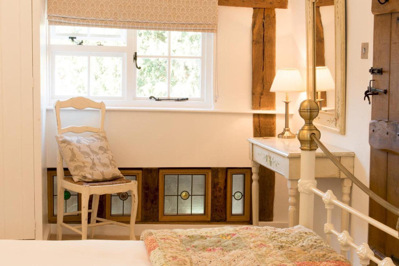 Miller Cottage A Luxury 1550'S Cottage In The Historic Centre Of แซฟฟรอนวอลเดน ภายนอก รูปภาพ